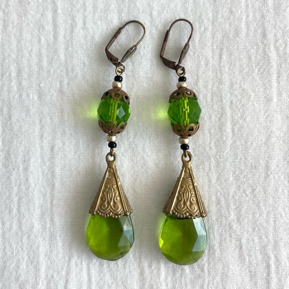 Vintage Czech Art Deco Chartreuse Green Glass & Brass Dangle Drop Earrings - Picture 1 of 6
